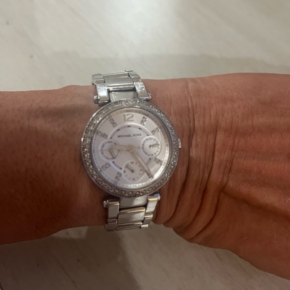 Michael Kors Women’s Watch - Picture 1 of 4